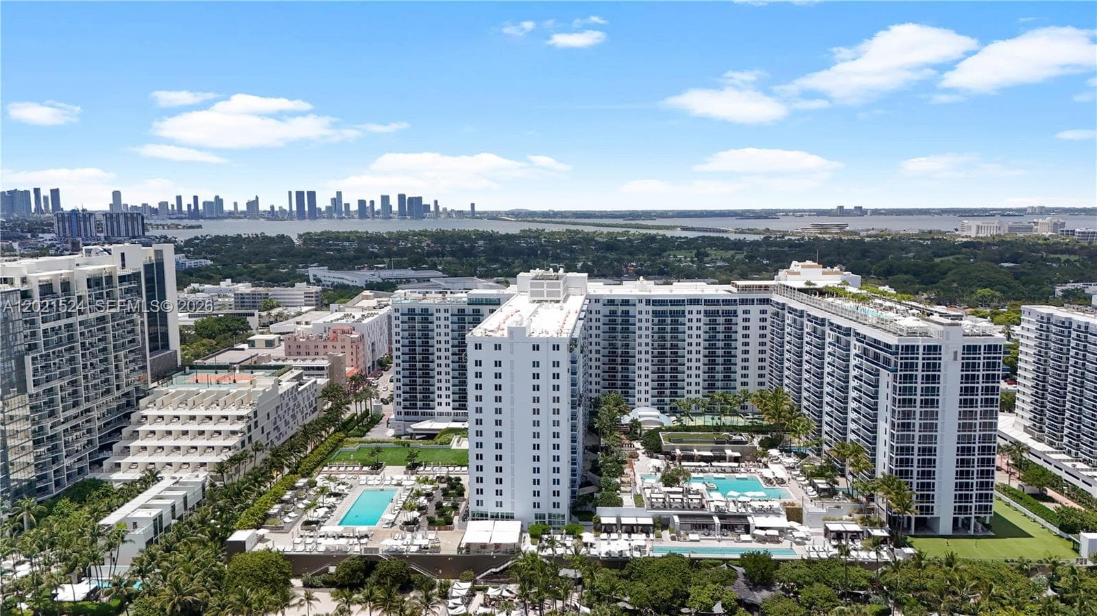 2301 Collins Ave 415 photo 1