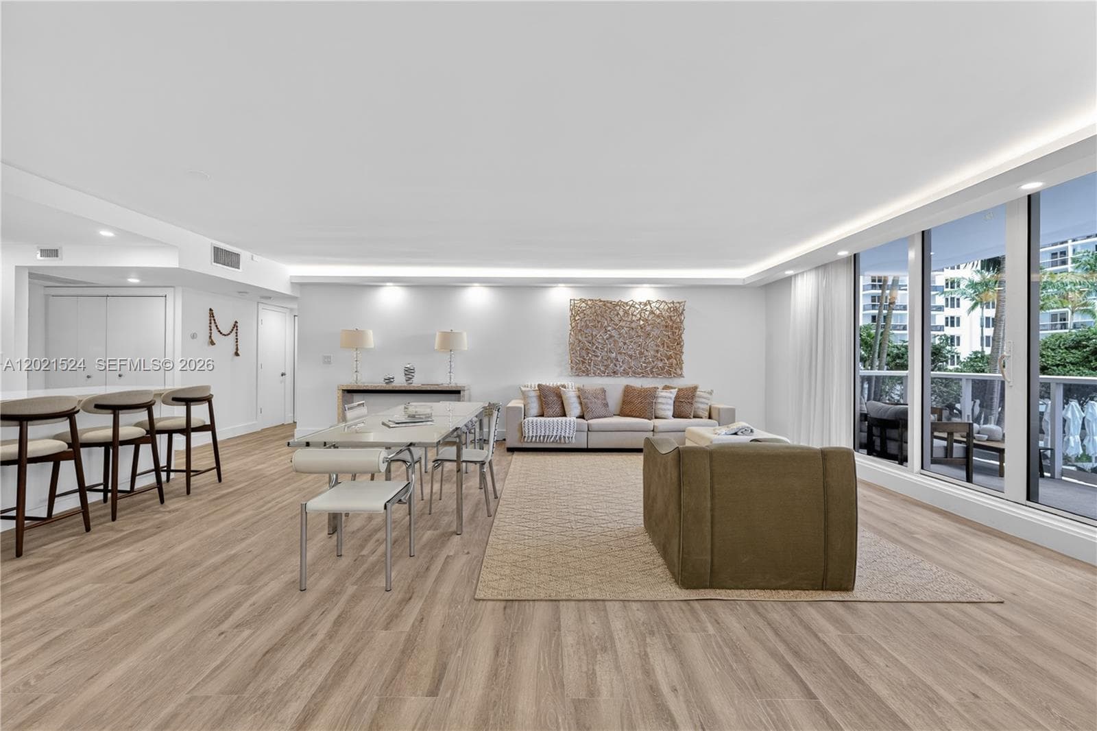 2301 Collins Ave 415 photo 15