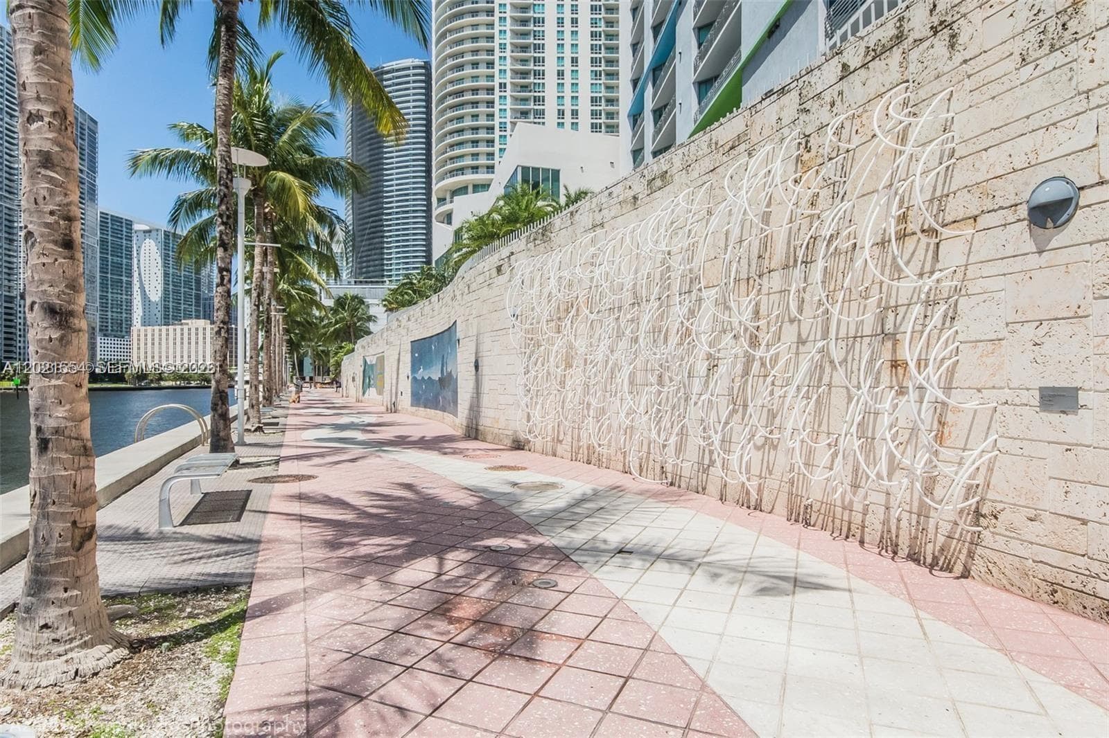 325 S Biscayne Blvd 2115 photo 9