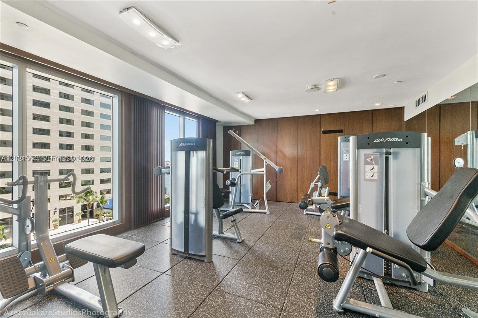 325 S Biscayne Blvd 2115 photo 4
