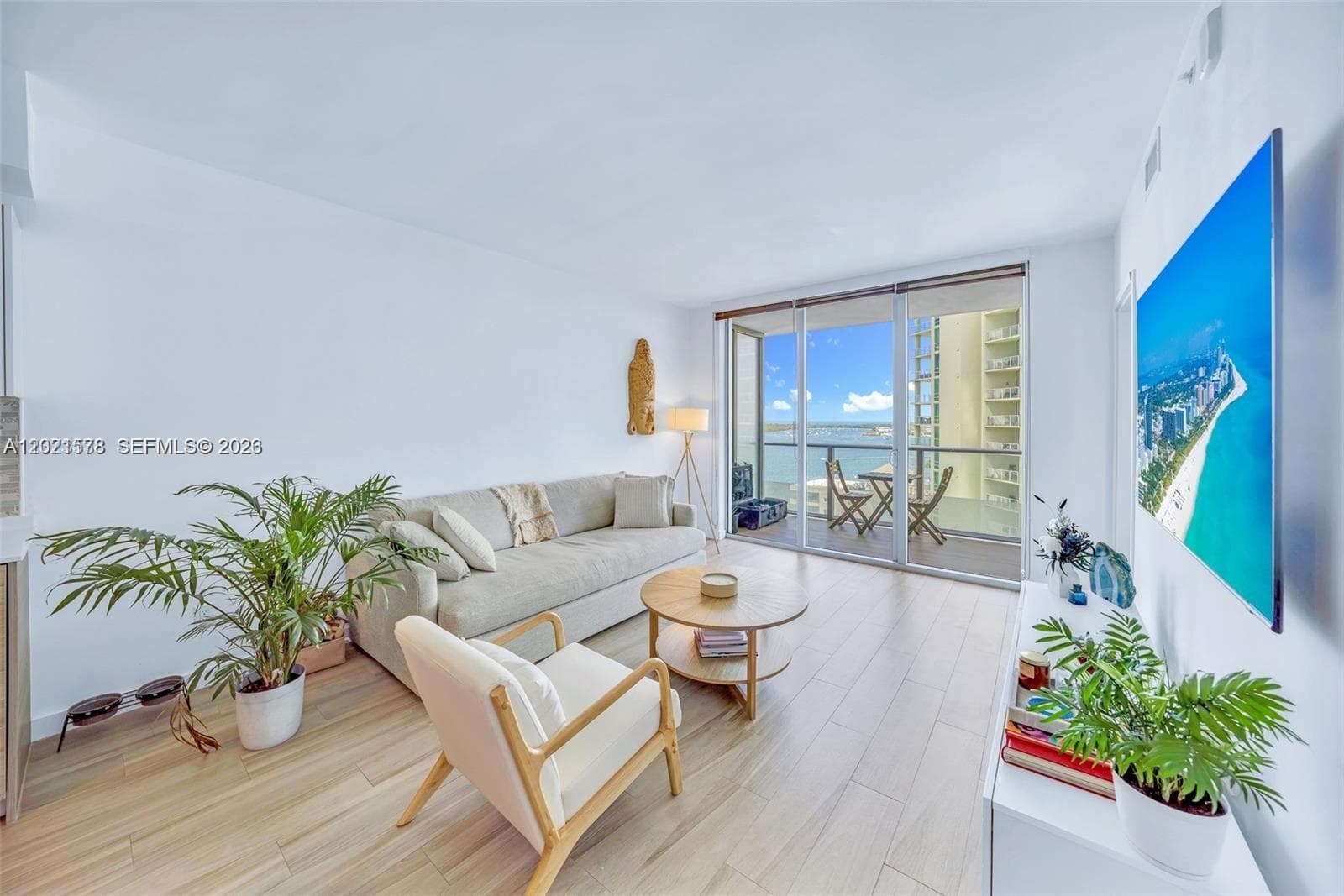 1300 Brickell Bay Dr 2104 photo 2