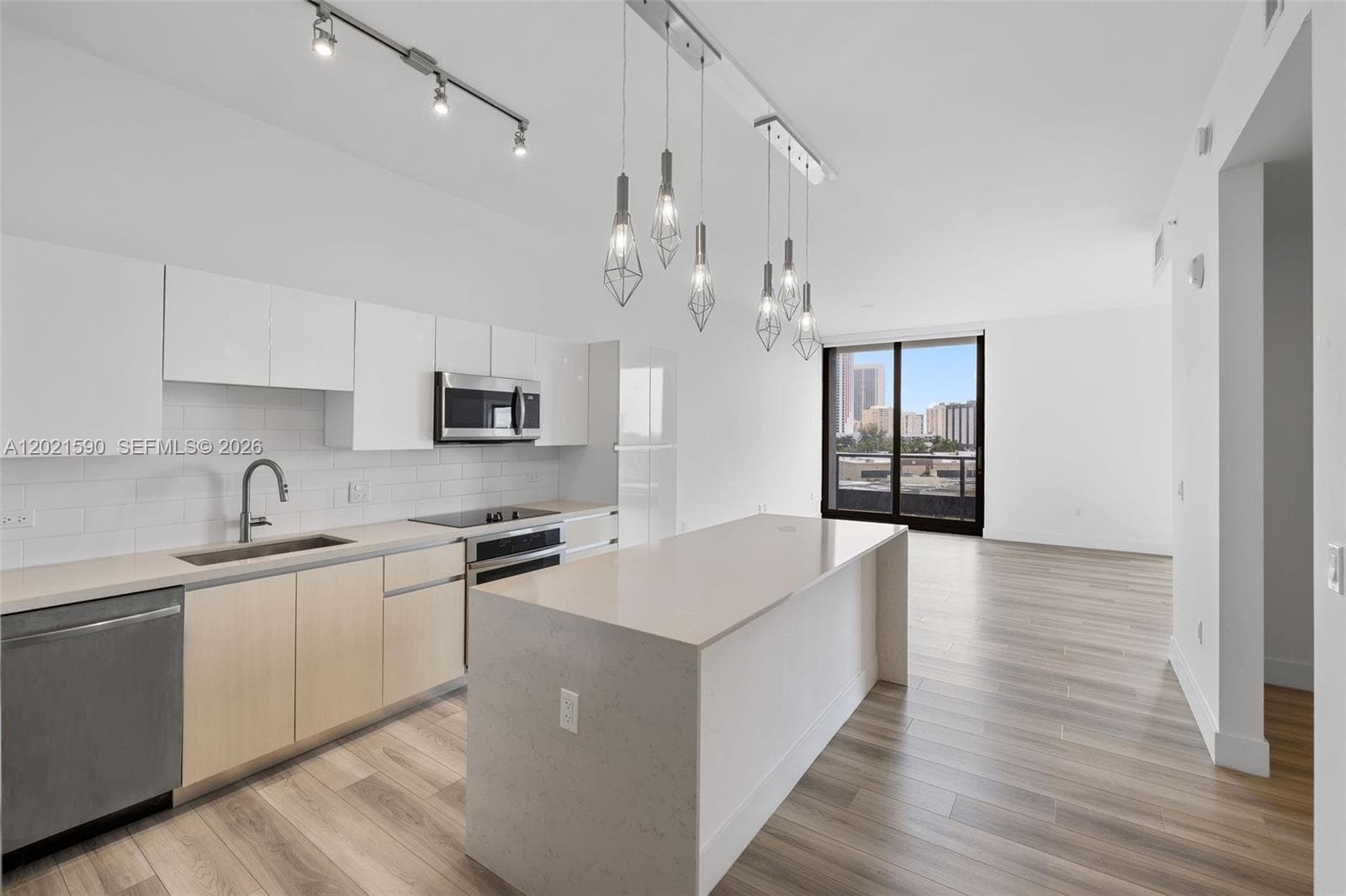 101 Diplomat Pkwy 410 photo 2