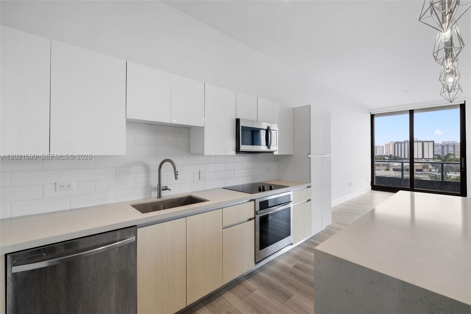 101 Diplomat Pkwy 410 photo 3