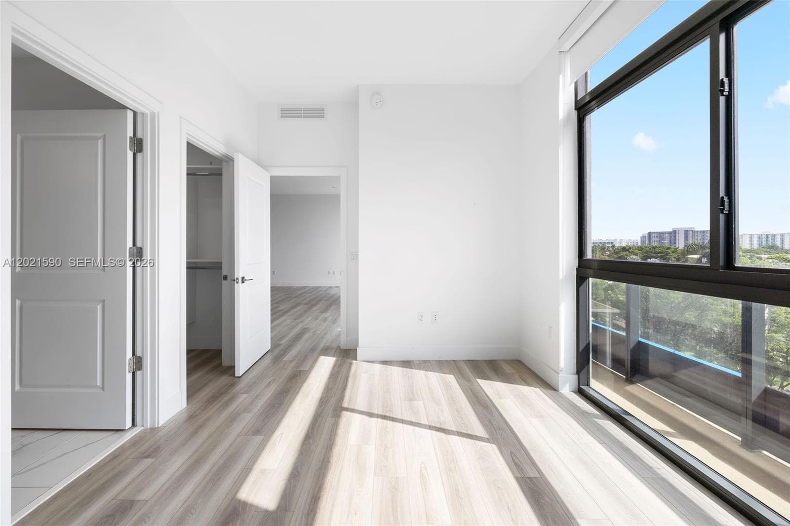 101 Diplomat Pkwy 410 photo 24