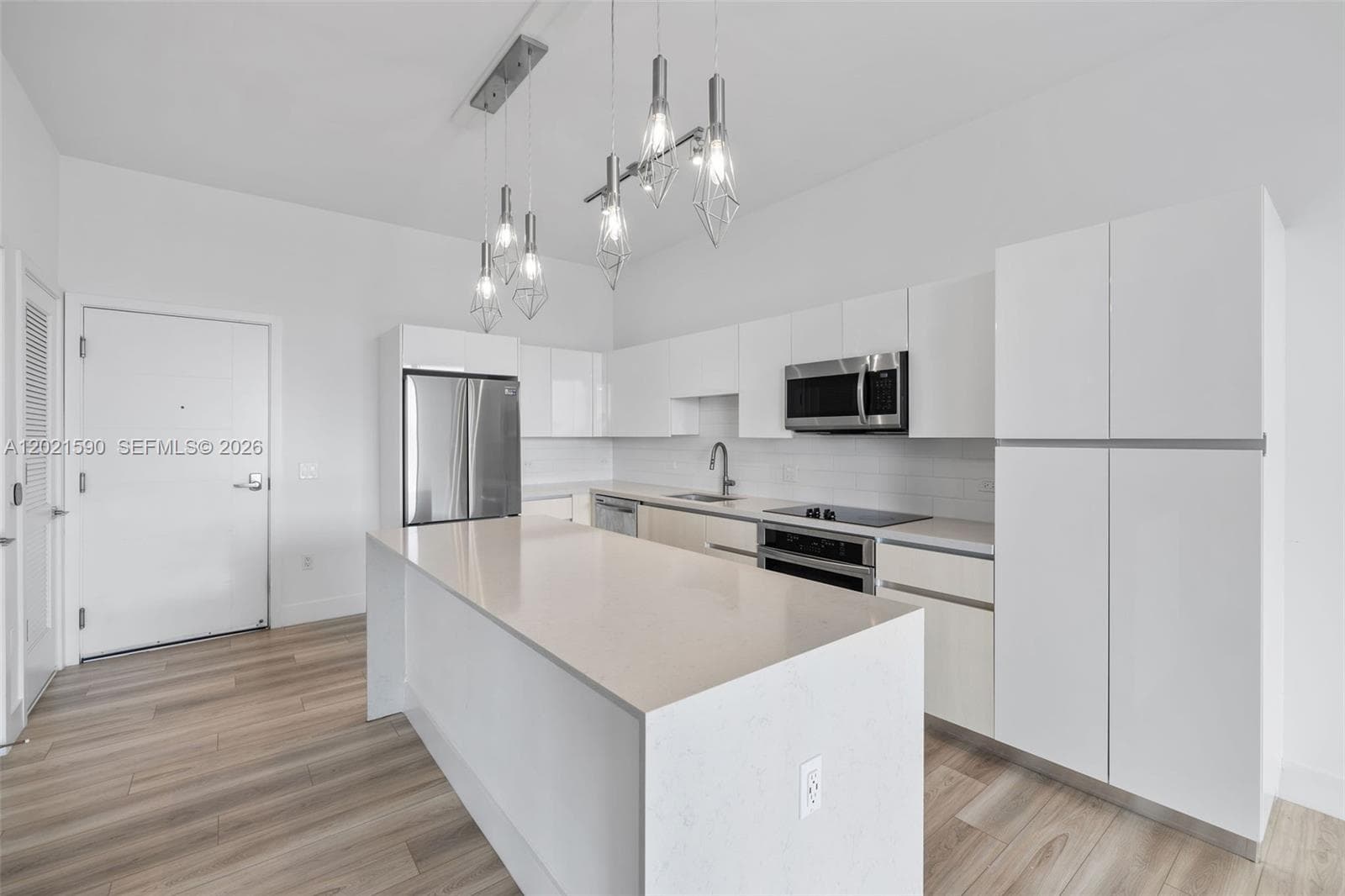 101 Diplomat Pkwy 410 photo 18