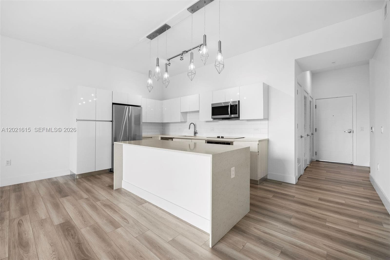 101 Diplomat Pkwy 308 photo 4