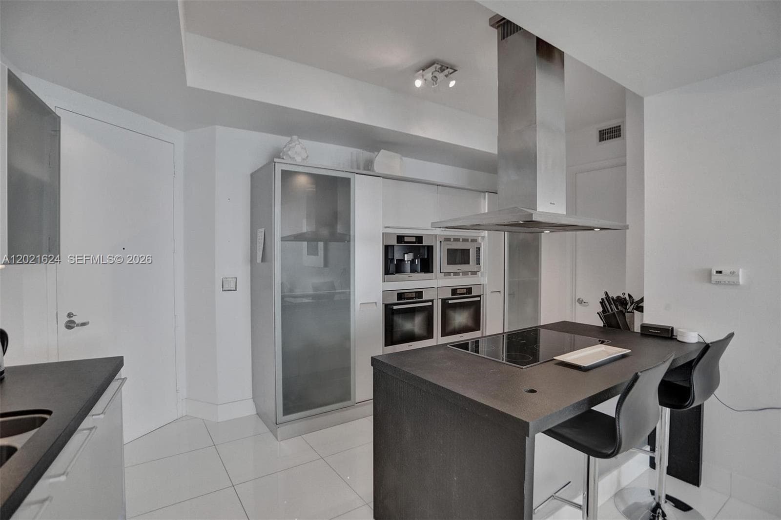 18201 COLLINS AV 4108 photo 4