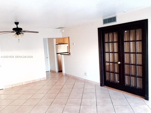 236 Castlewood Dr 104 photo 2