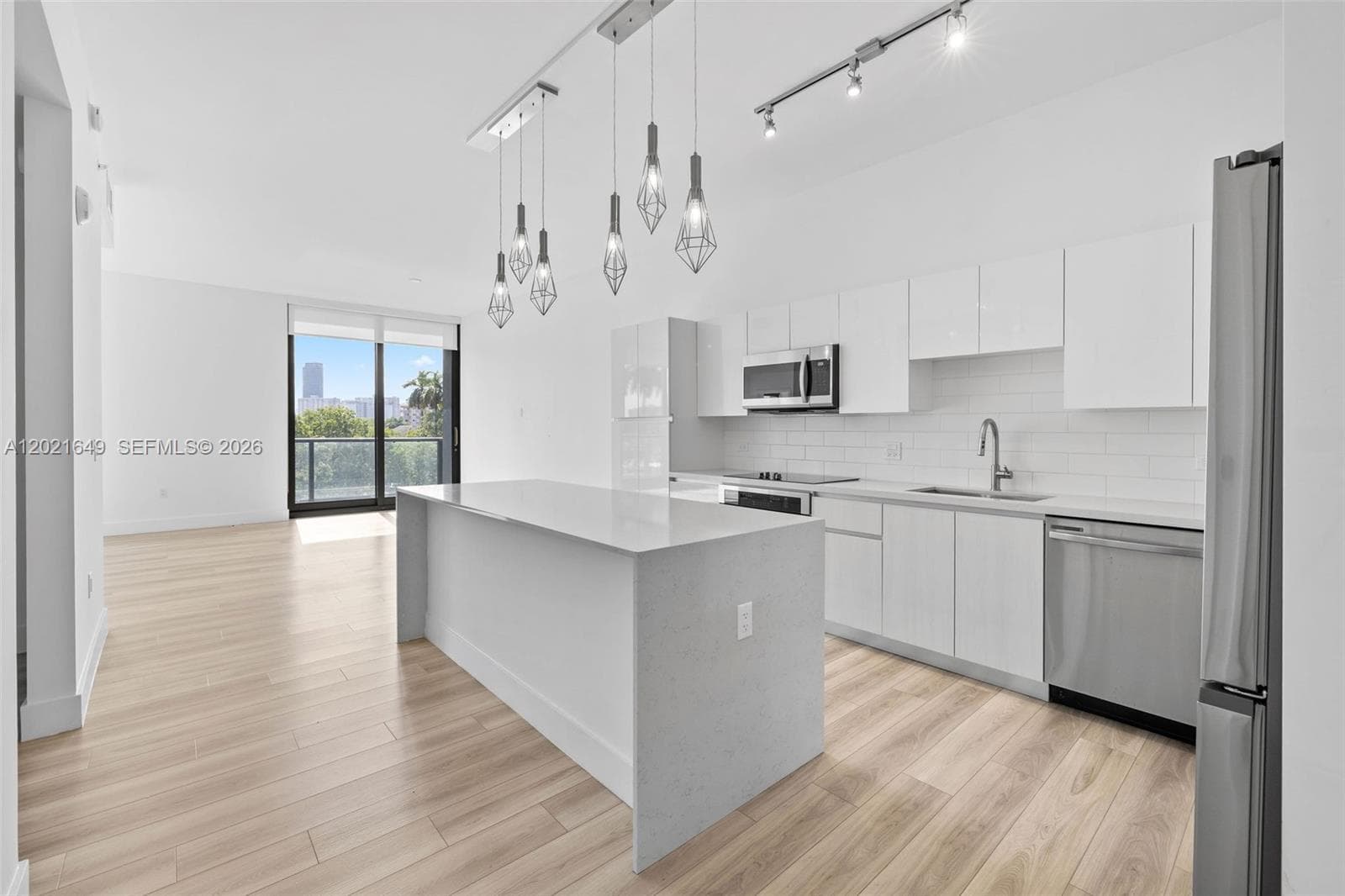 101 Diplomat Pkwy 204 photo 3