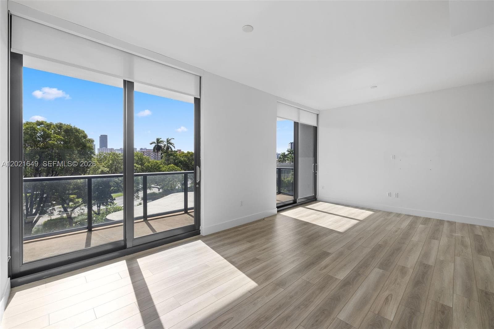 101 Diplomat Pkwy 204 photo 8