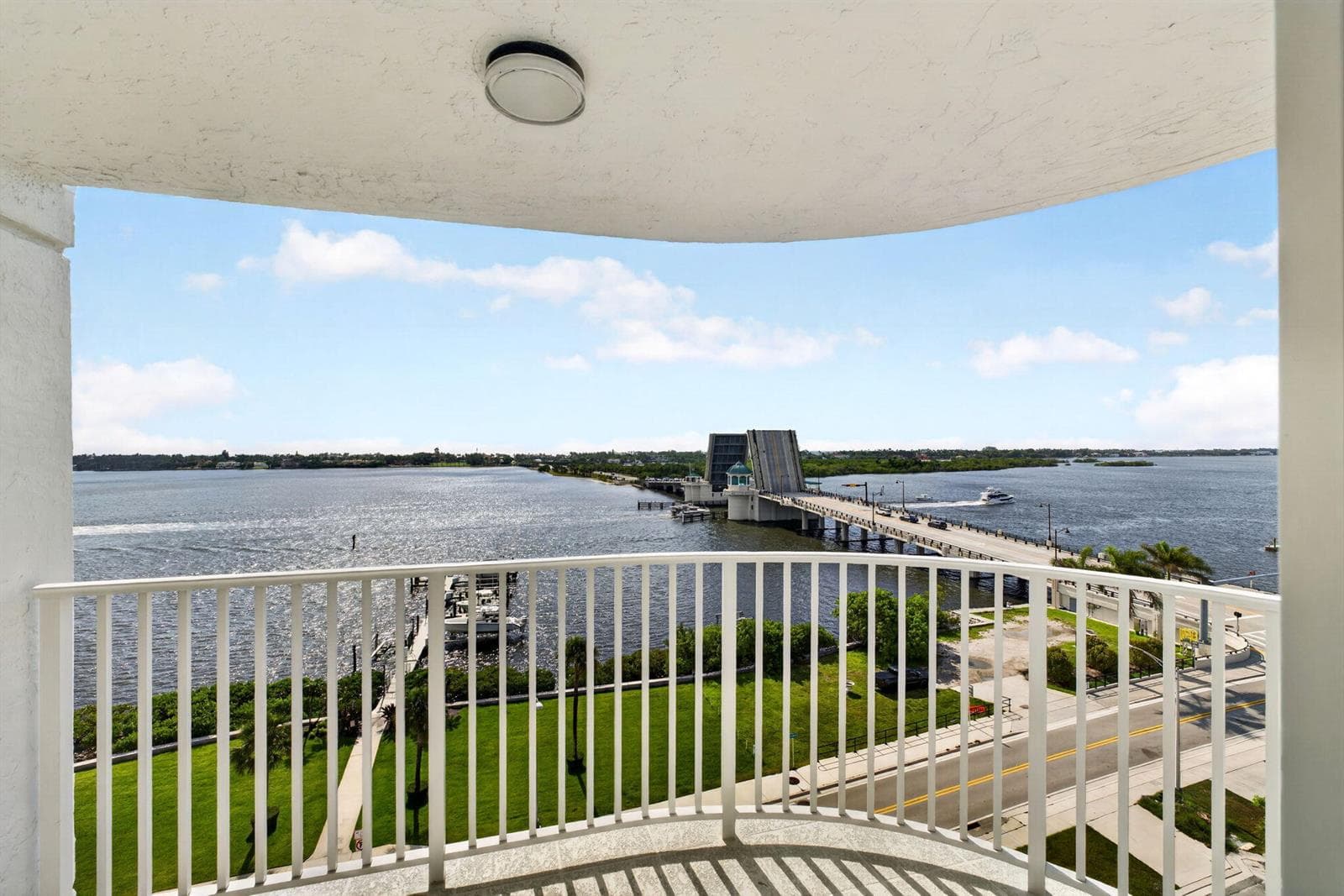 3901 S Flagler Drive 903 photo 22
