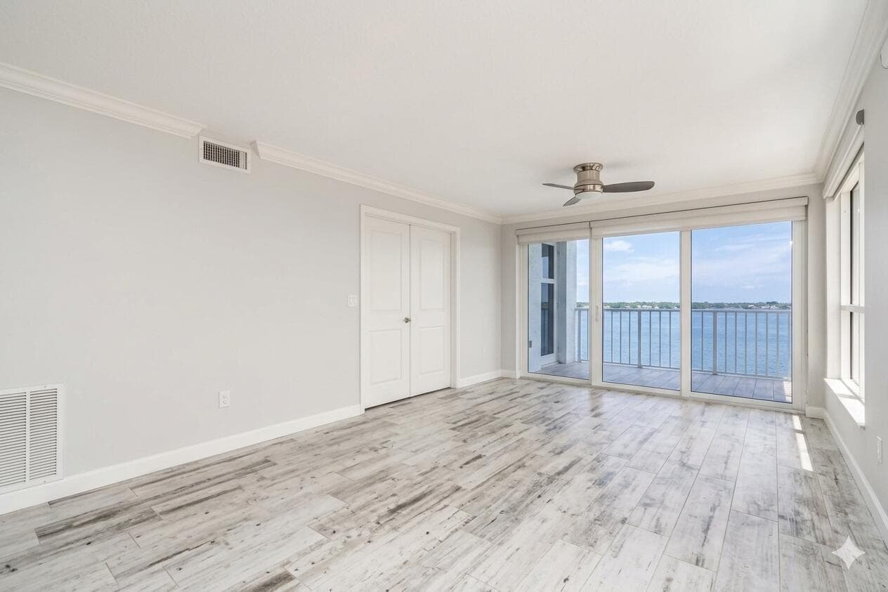 3901 S Flagler Drive 903 photo 3