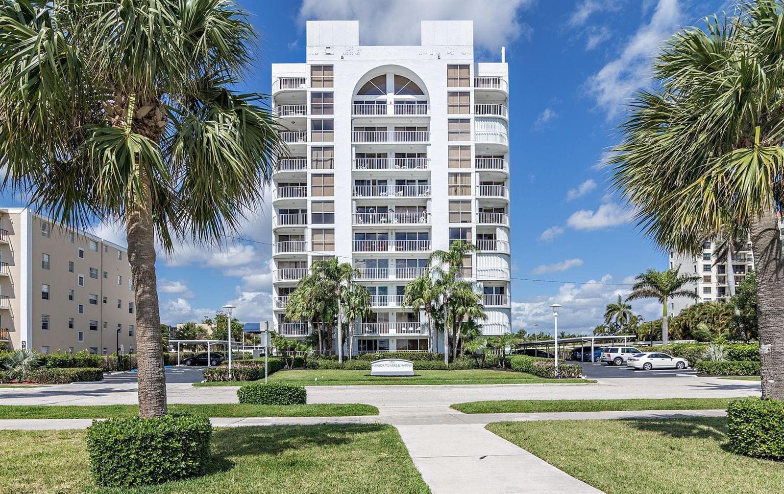 3901 S Flagler Drive 903 photo 1
