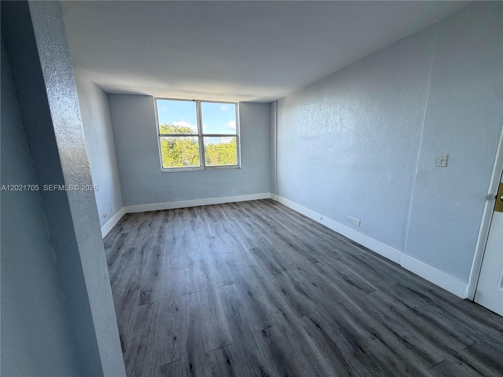 3660 NE 166th St 414 photo 12
