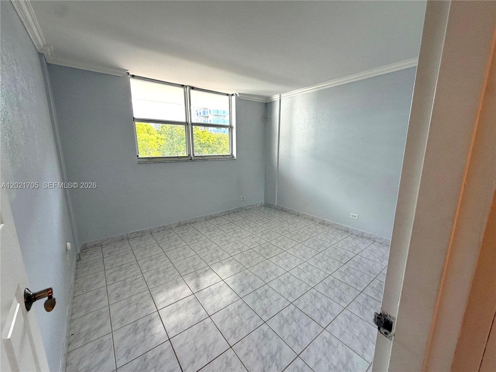 3660 NE 166th St 414 photo 5