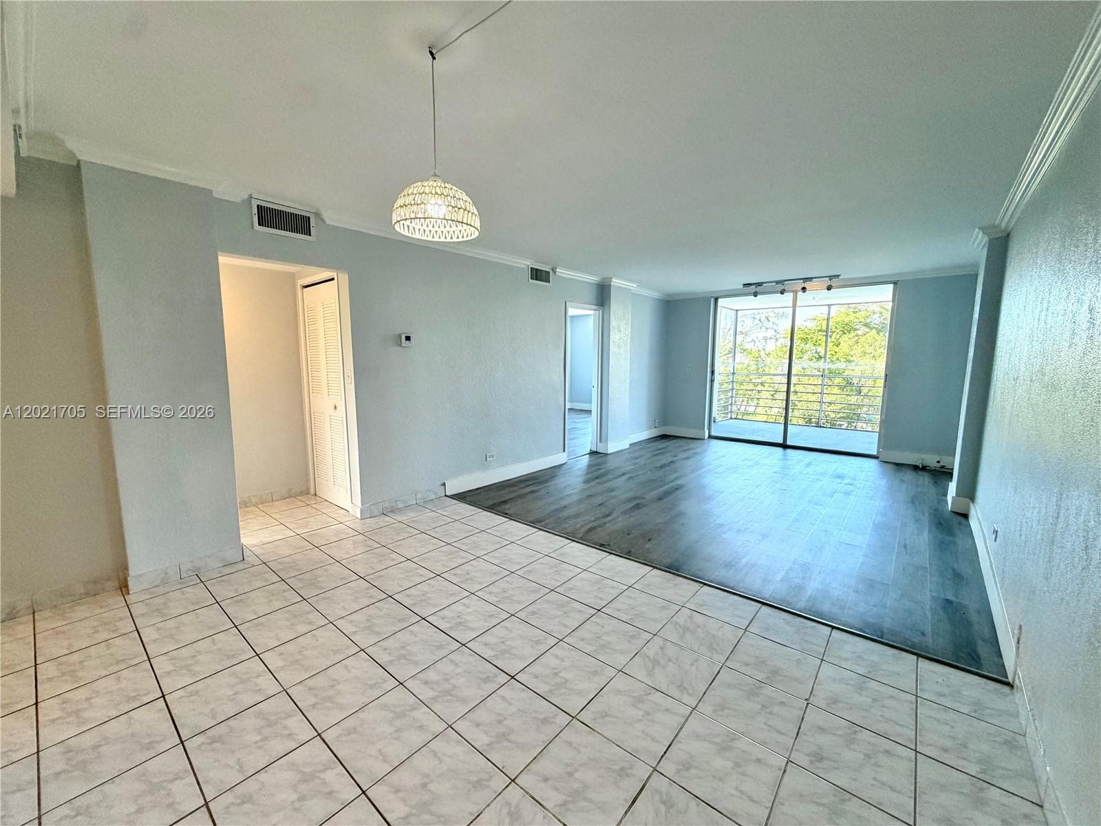 3660 NE 166th St 414 photo 9