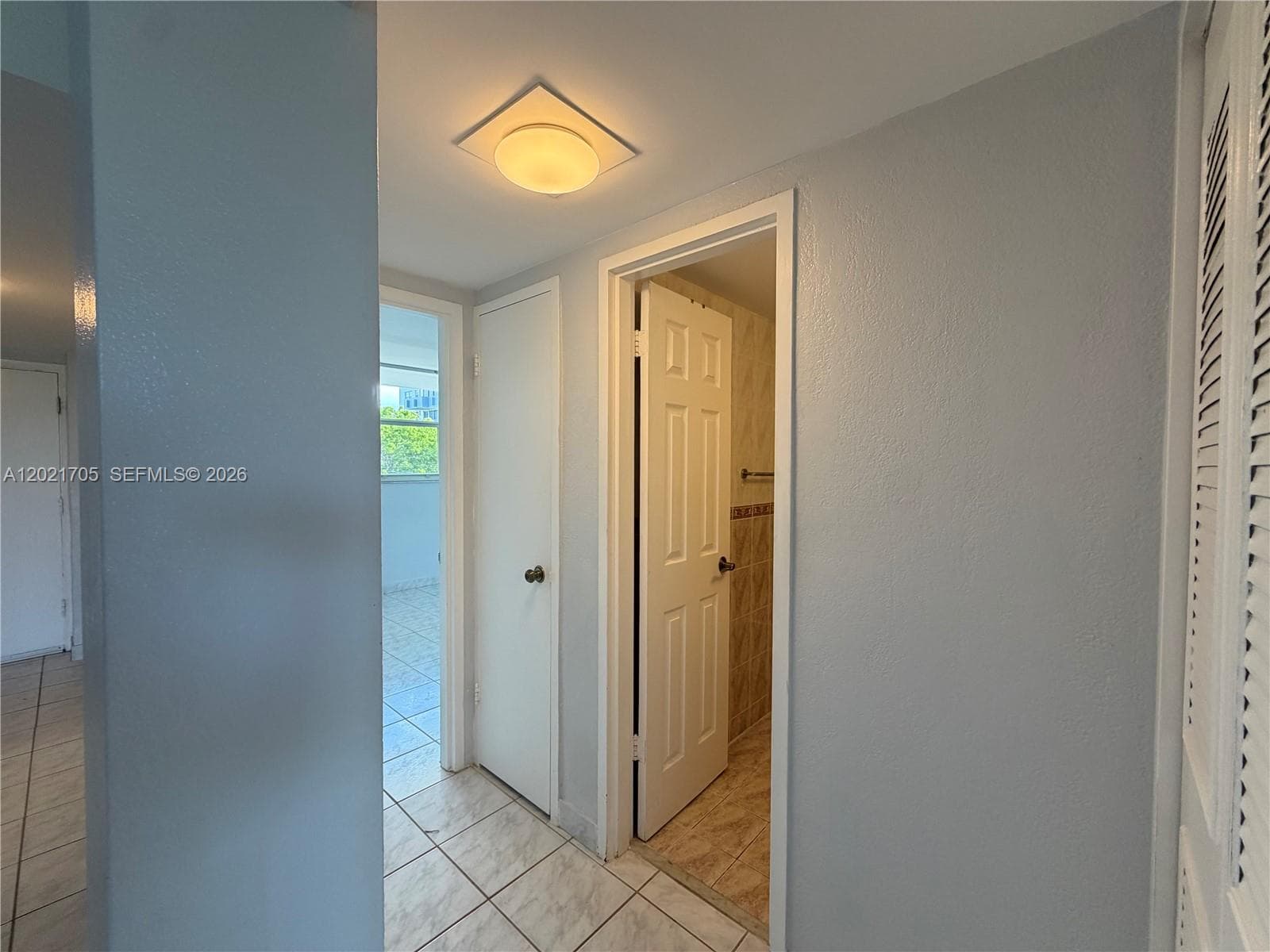 3660 NE 166th St 414 photo 8
