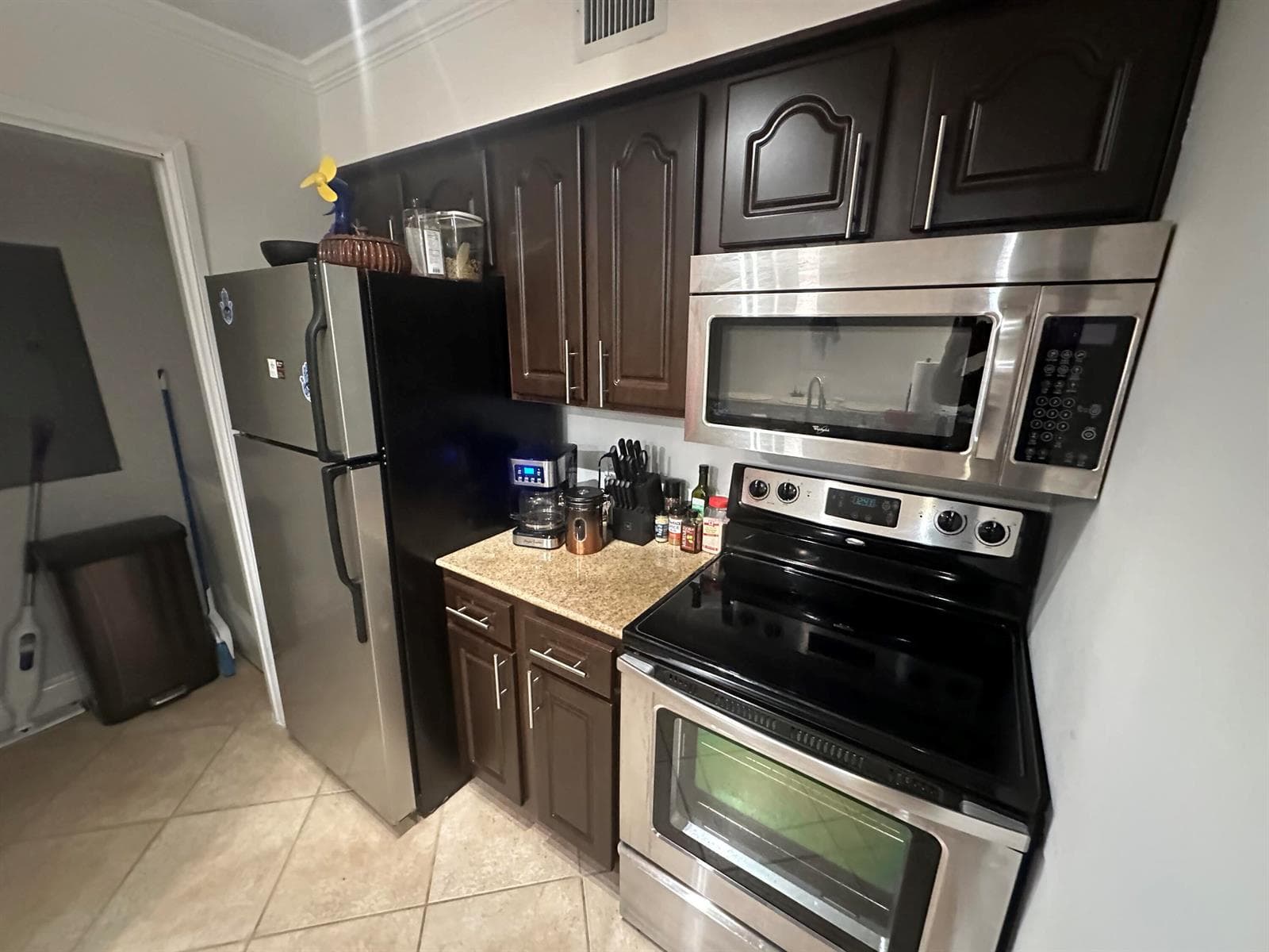 400 Scotia Drive 103 photo 5