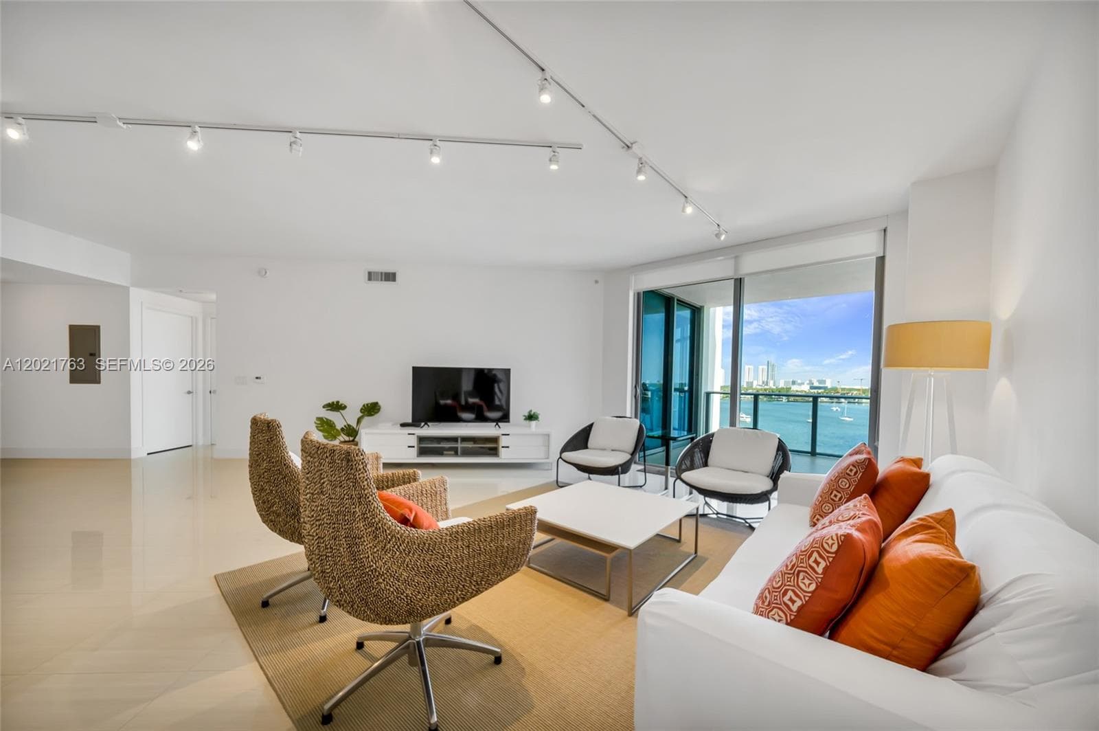 17301 Biscayne Blvd 907 photo 23