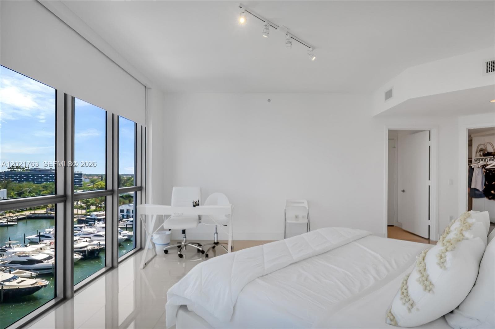 17301 Biscayne Blvd 907 photo 16