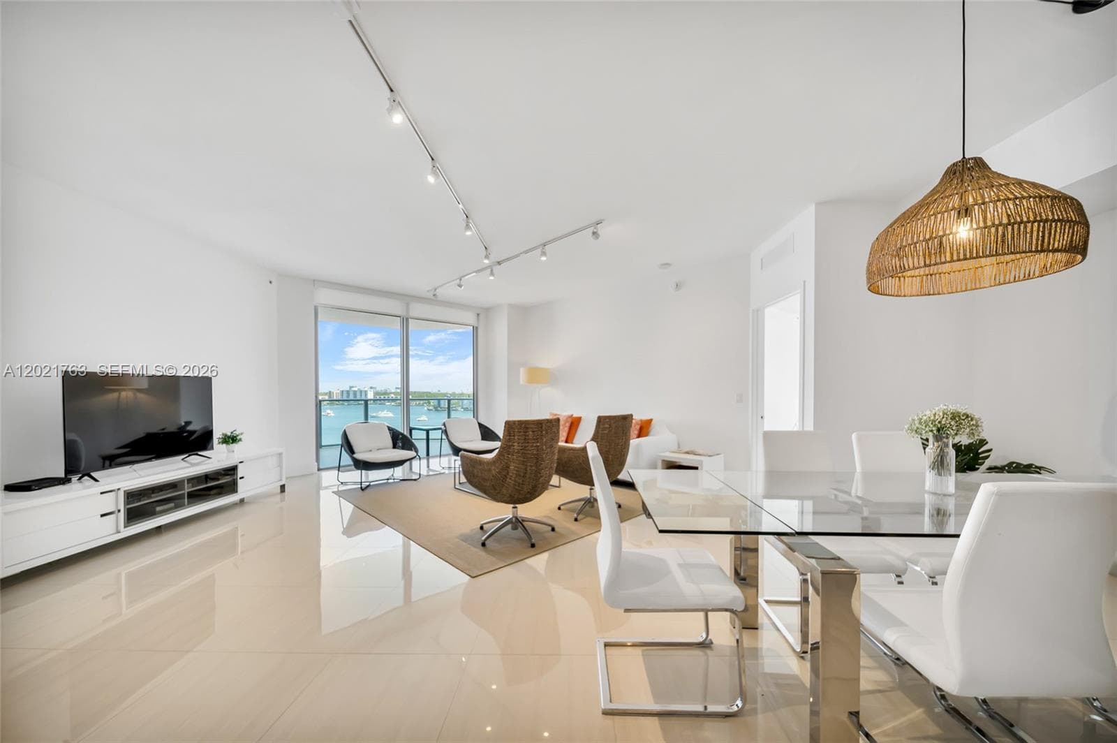 17301 Biscayne Blvd 907 photo 3