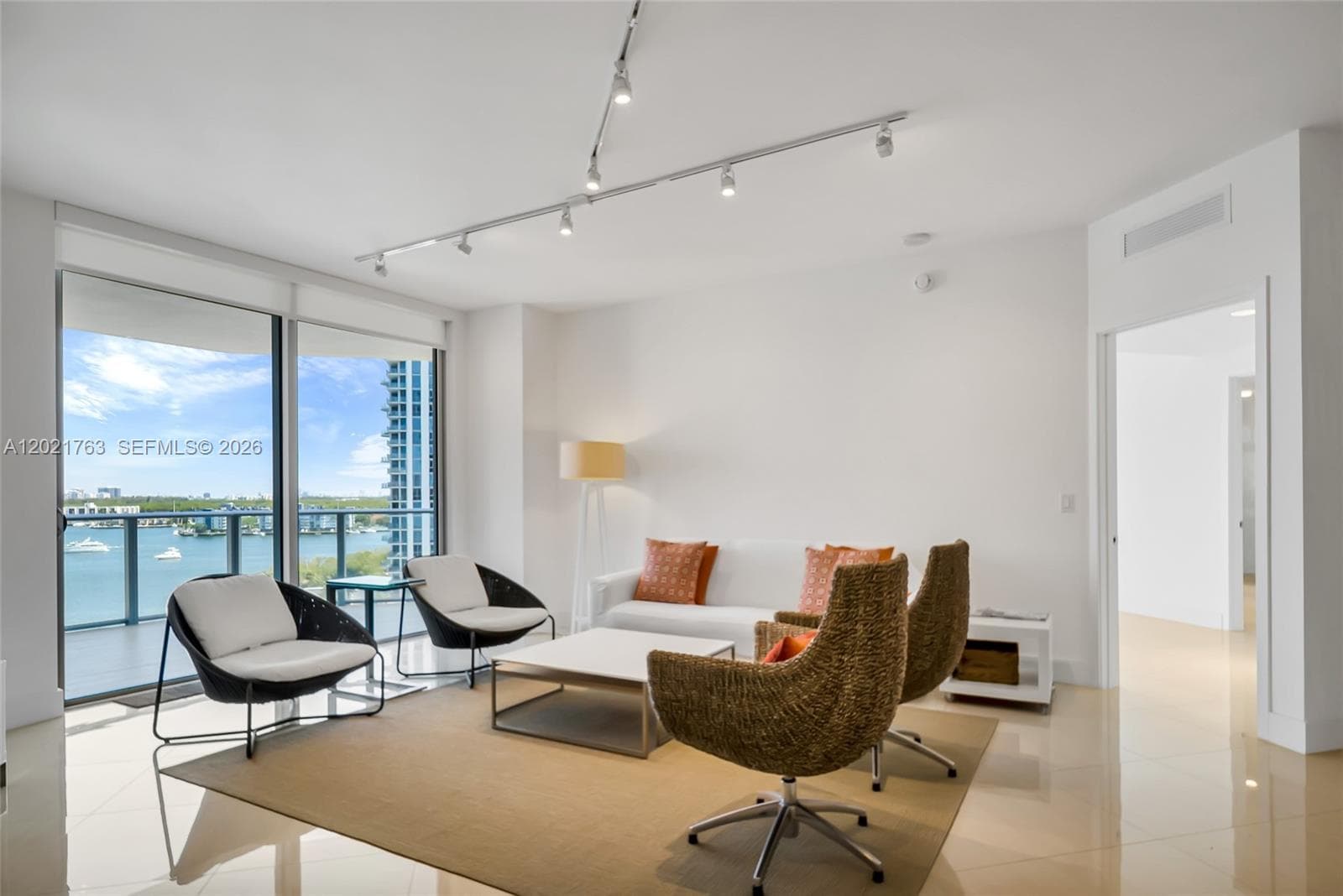 17301 Biscayne Blvd 907 photo 4