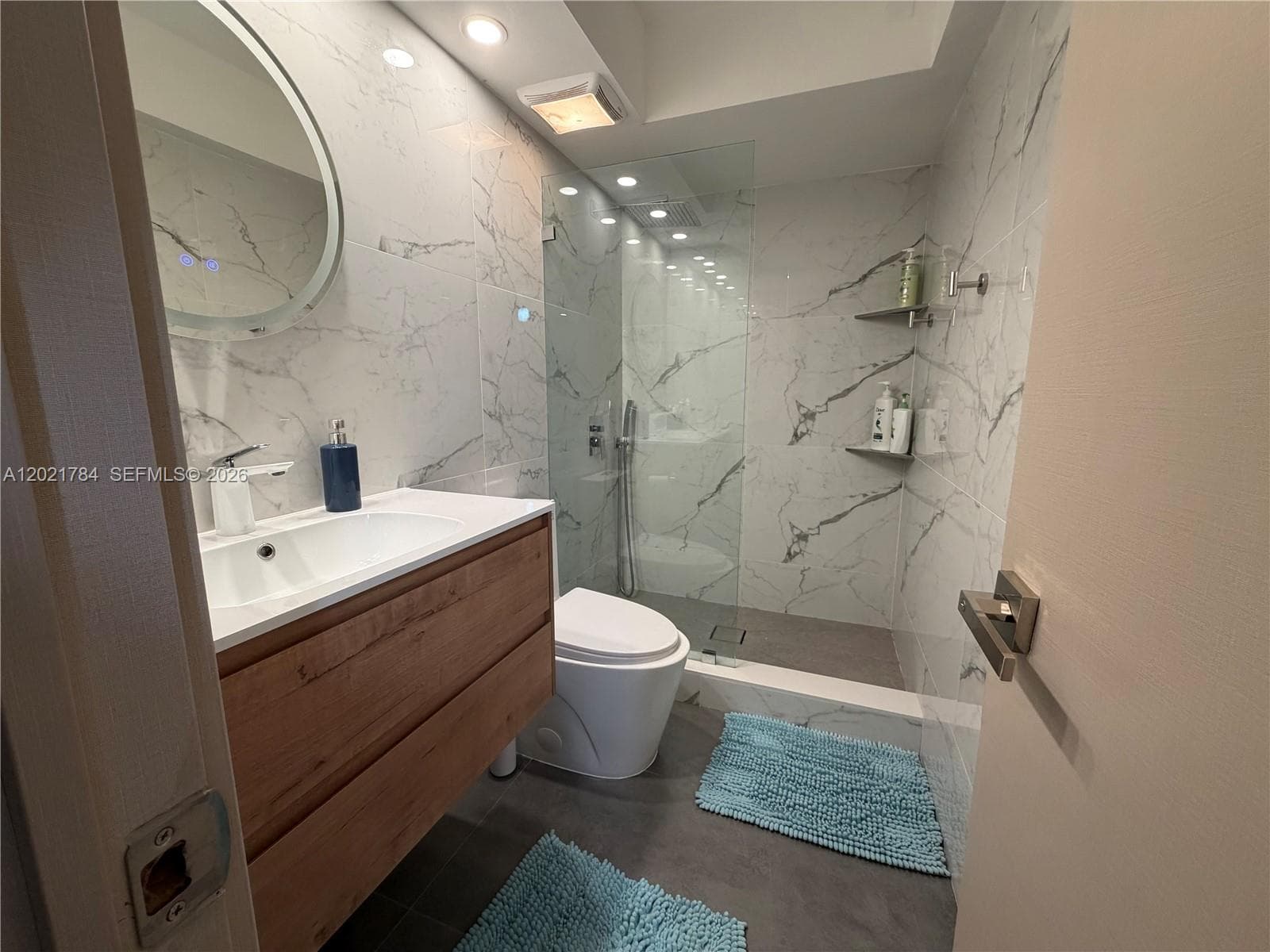 2030 Ocean Dr 2118 photo 12