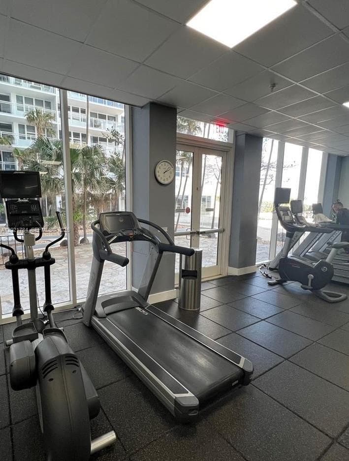 2030 Ocean Dr 2118 photo 22