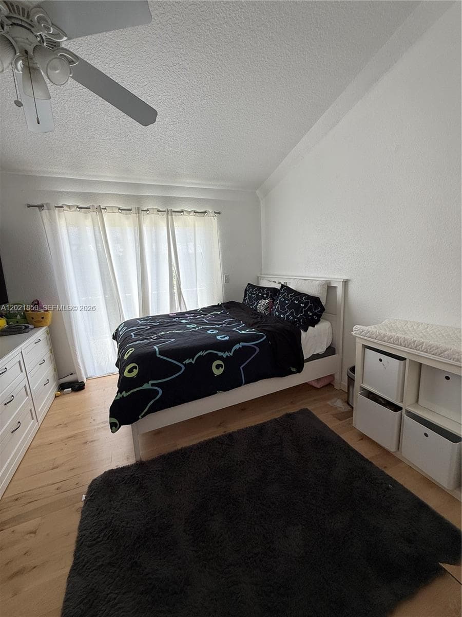 172 Valois Blvd photo 23