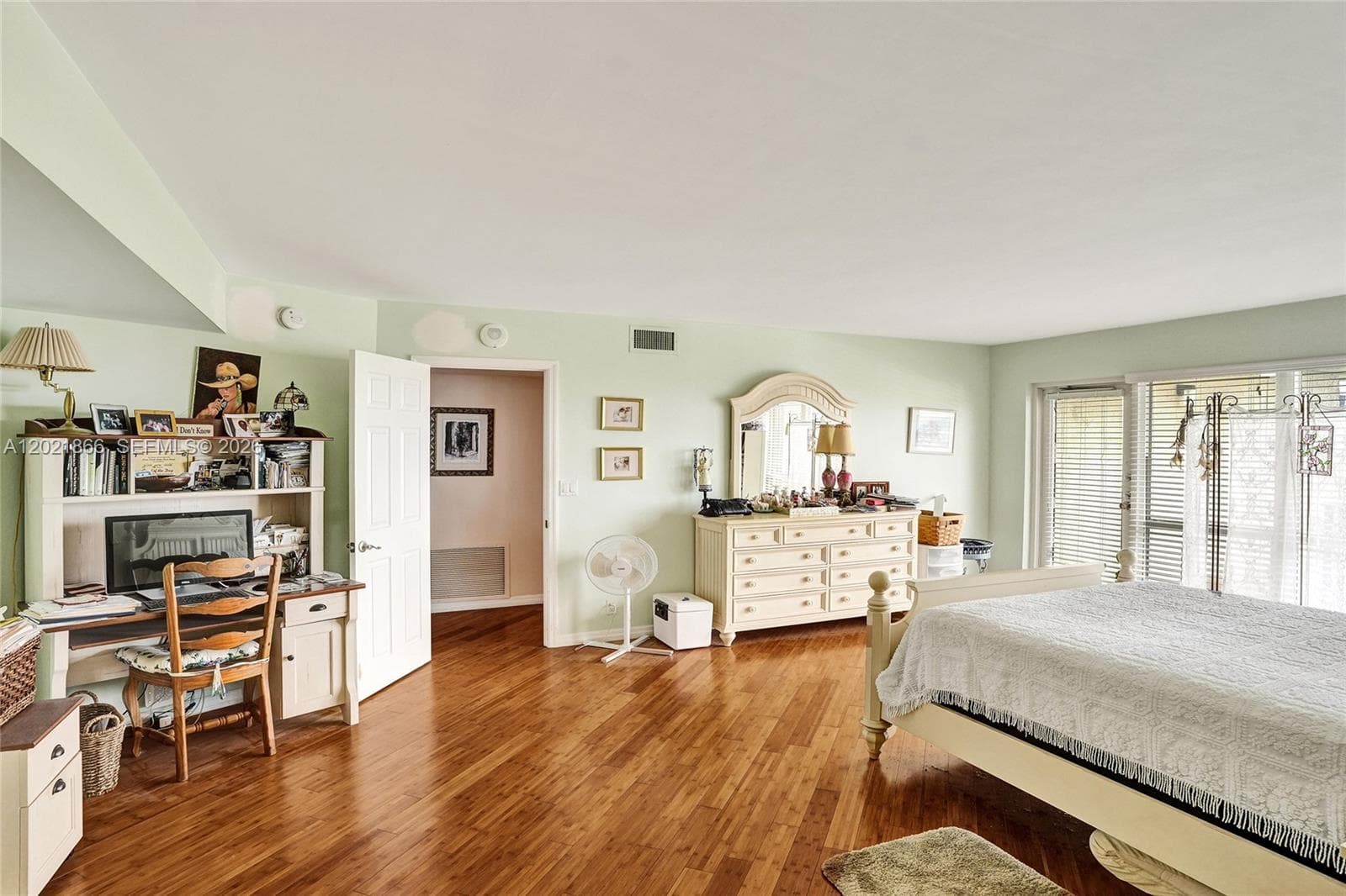1800 S Ocean Blvd 1012 photo 23