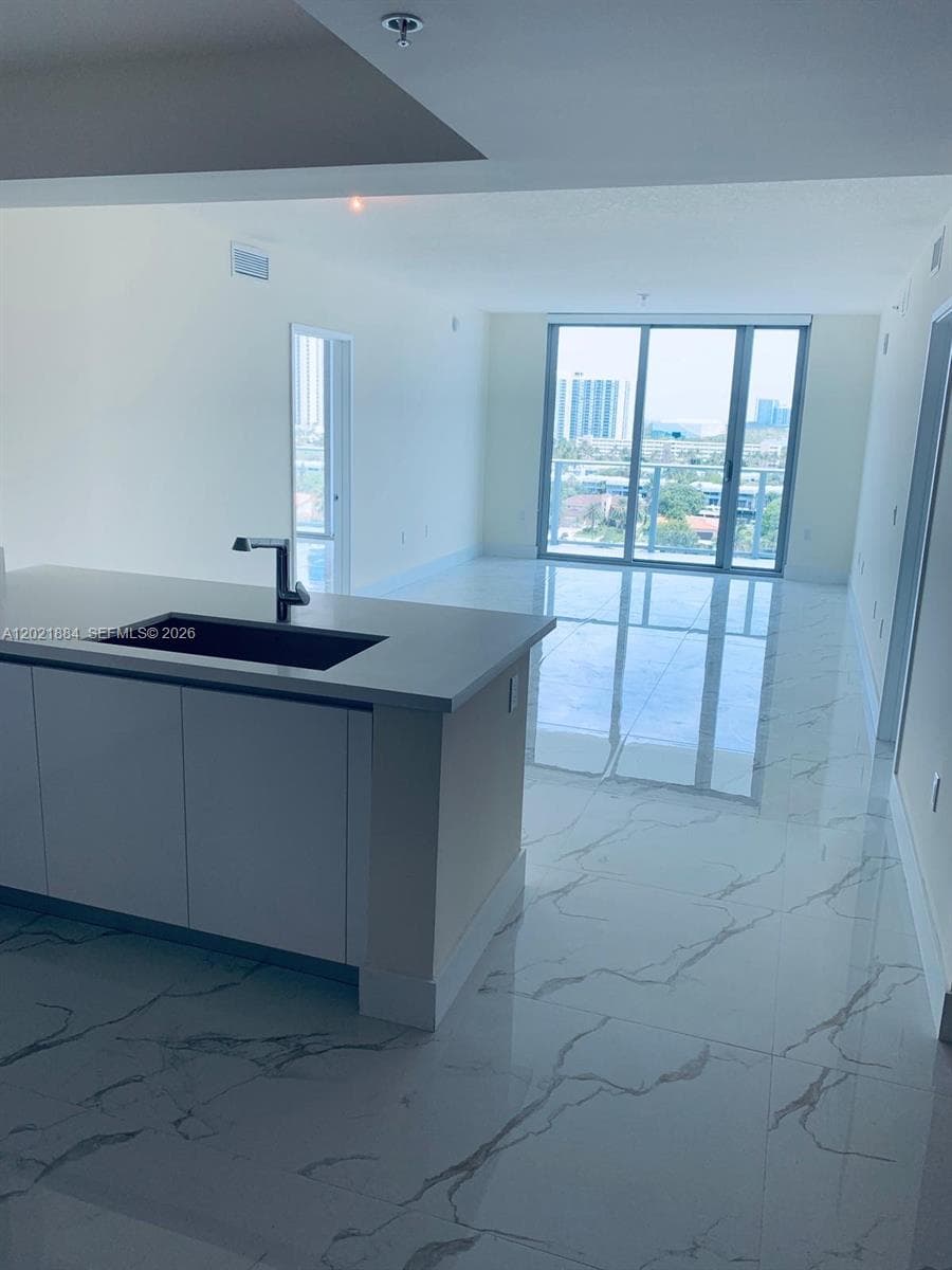 330 Sunny Isles Blvd 5-1006 photo 2