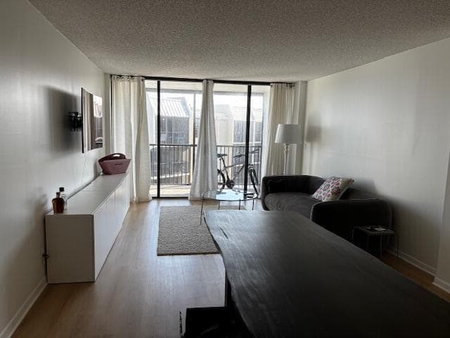 20 Royal Palm Way 6010 photo 3