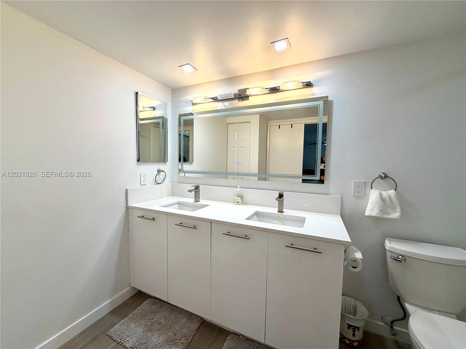 3300 192nd St 1713 photo 8