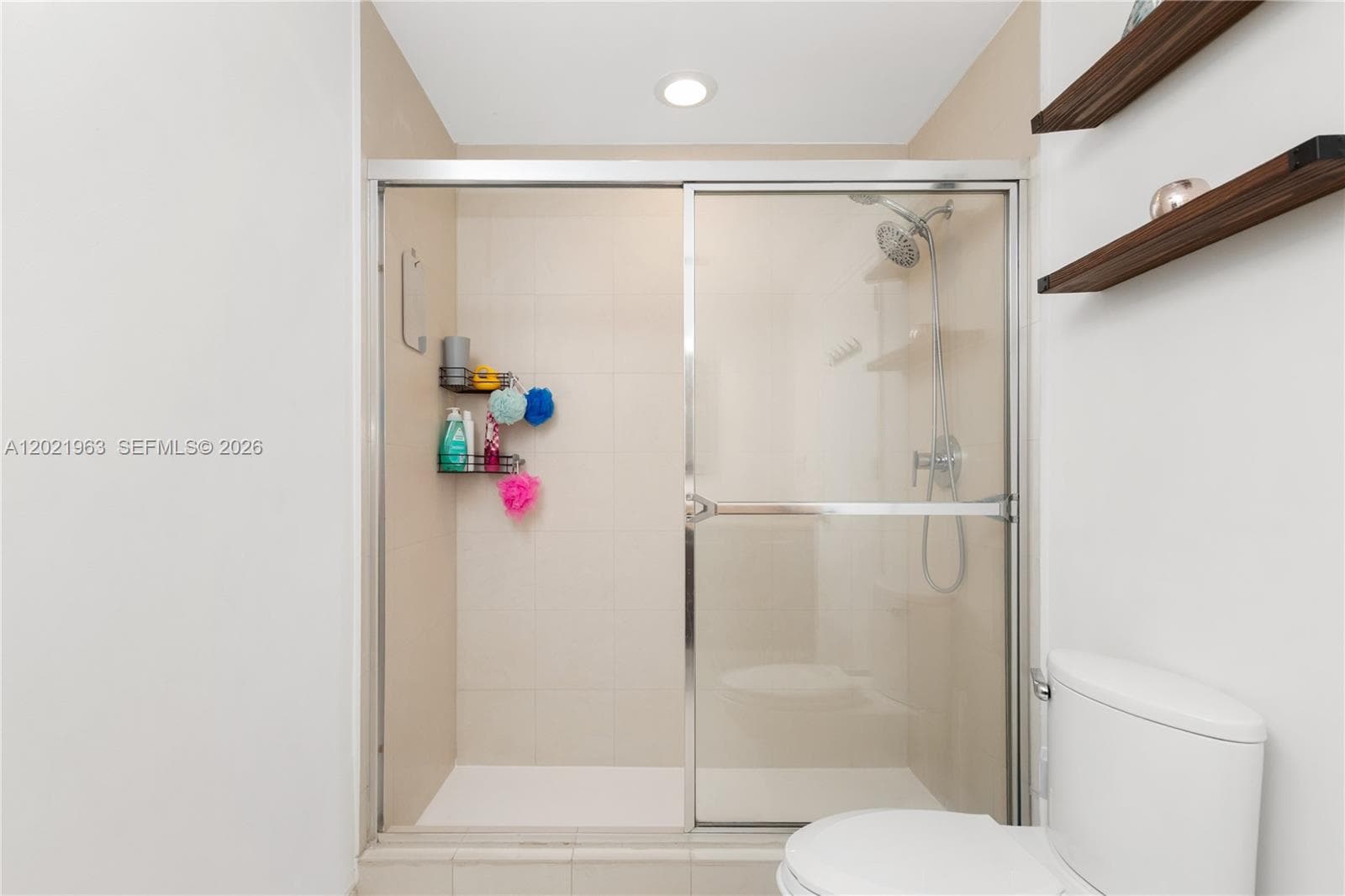 3029 188th St 405 photo 21