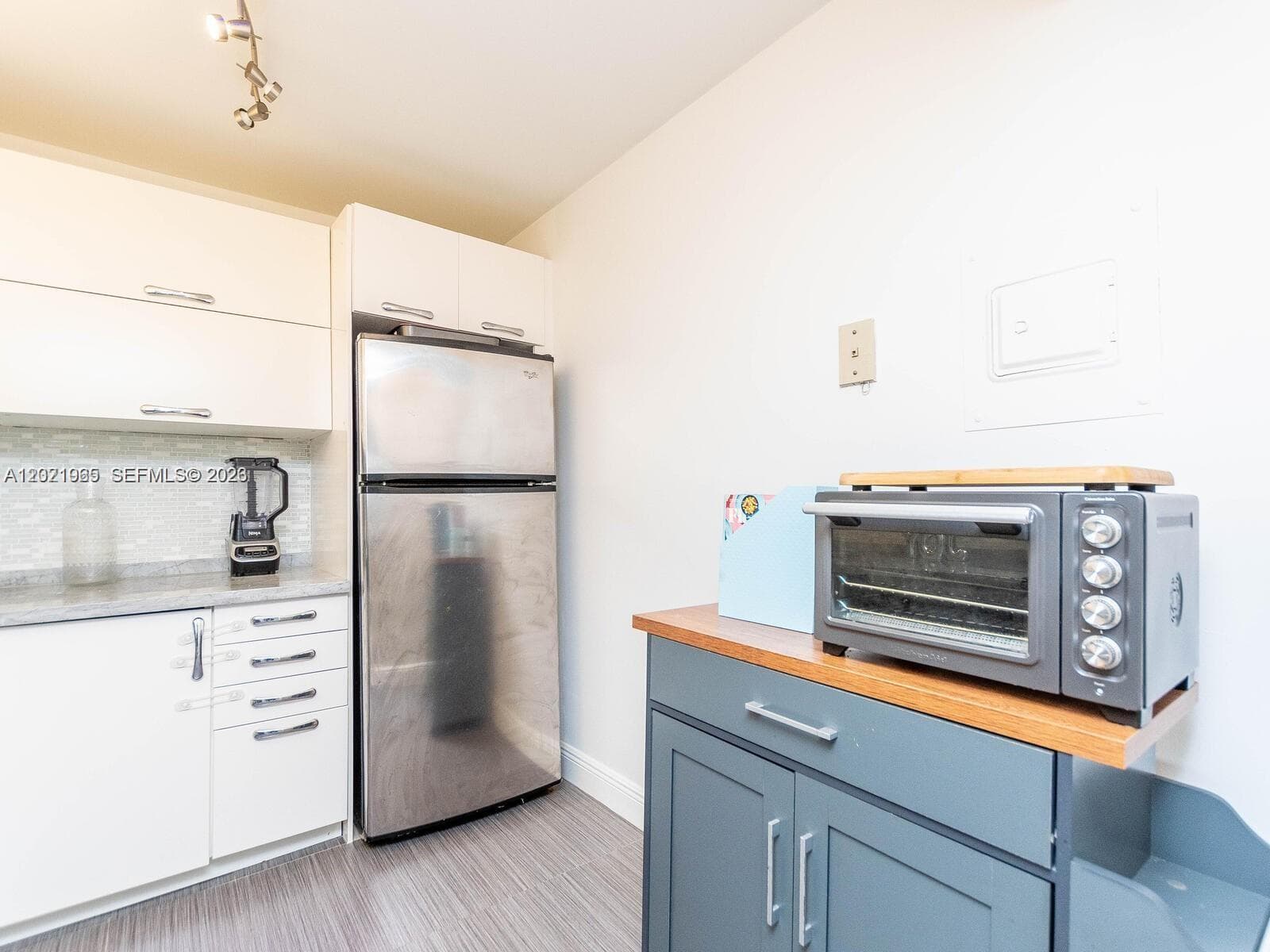 3701 Country Club Dr 1002 photo 15