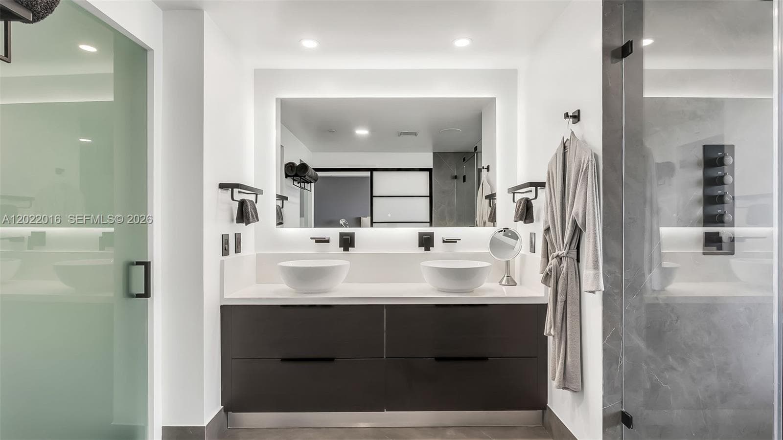 5875 Collins Ave 1807 photo 15