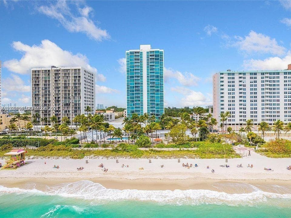 2655 Collins Ave 2302 photo 4