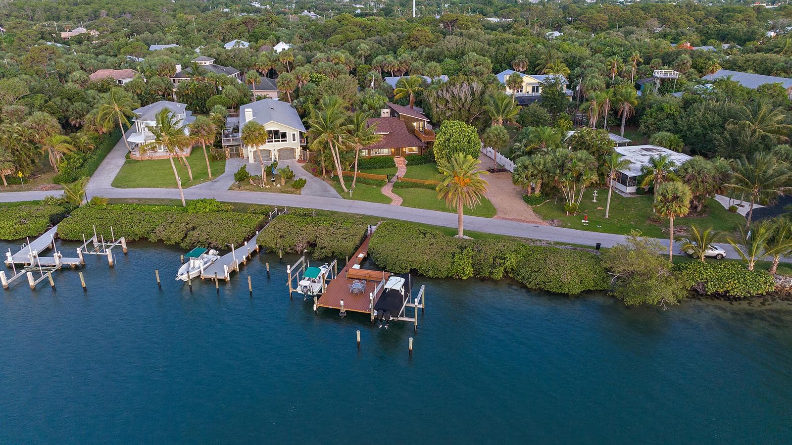 12140 SE Indian River Drive N photo 1
