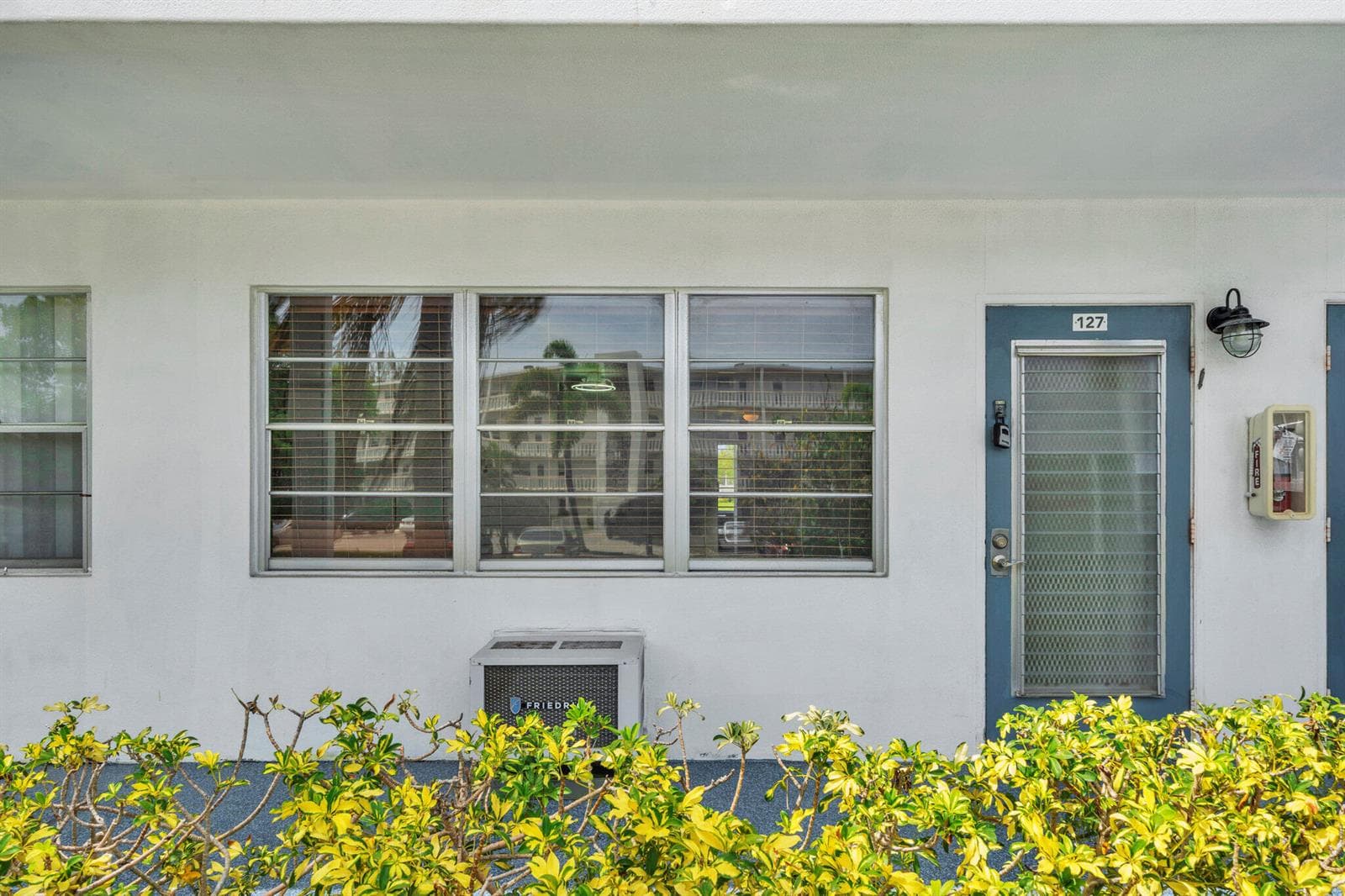 127 Westbury G photo 2