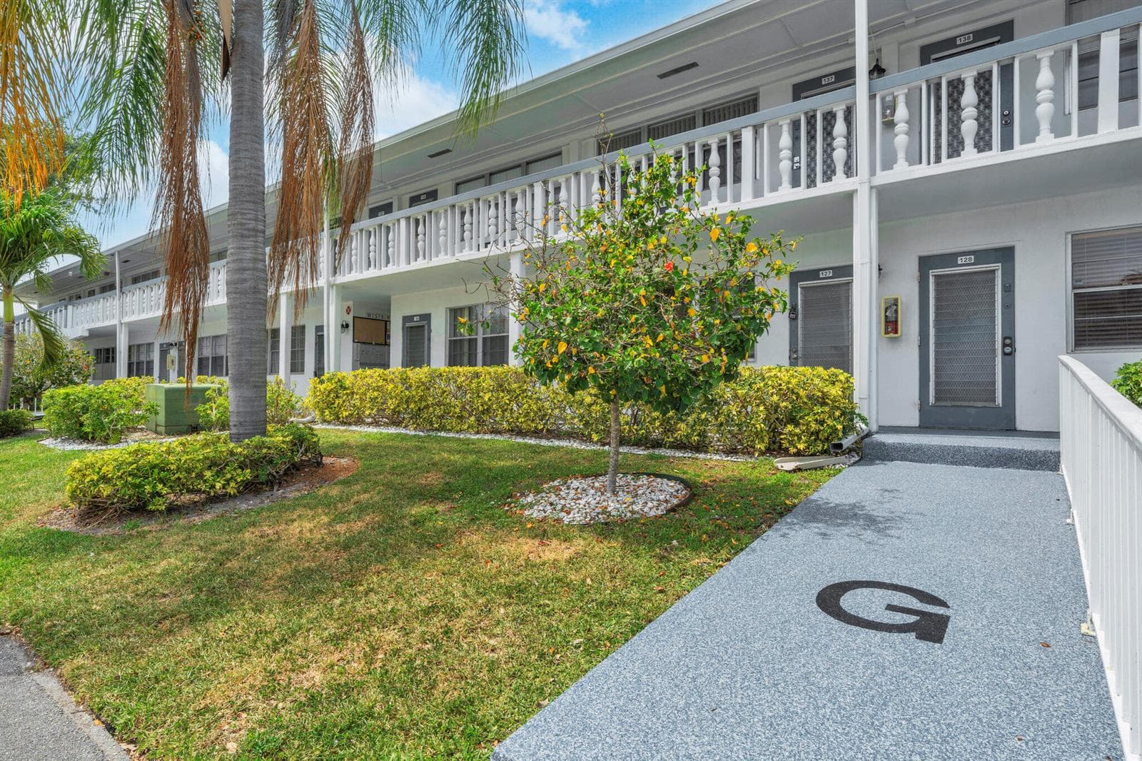 127 Westbury G photo 1