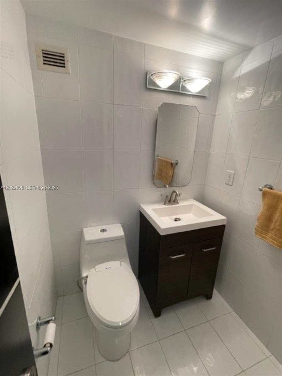 5313 Collins Ave 1004 photo 10