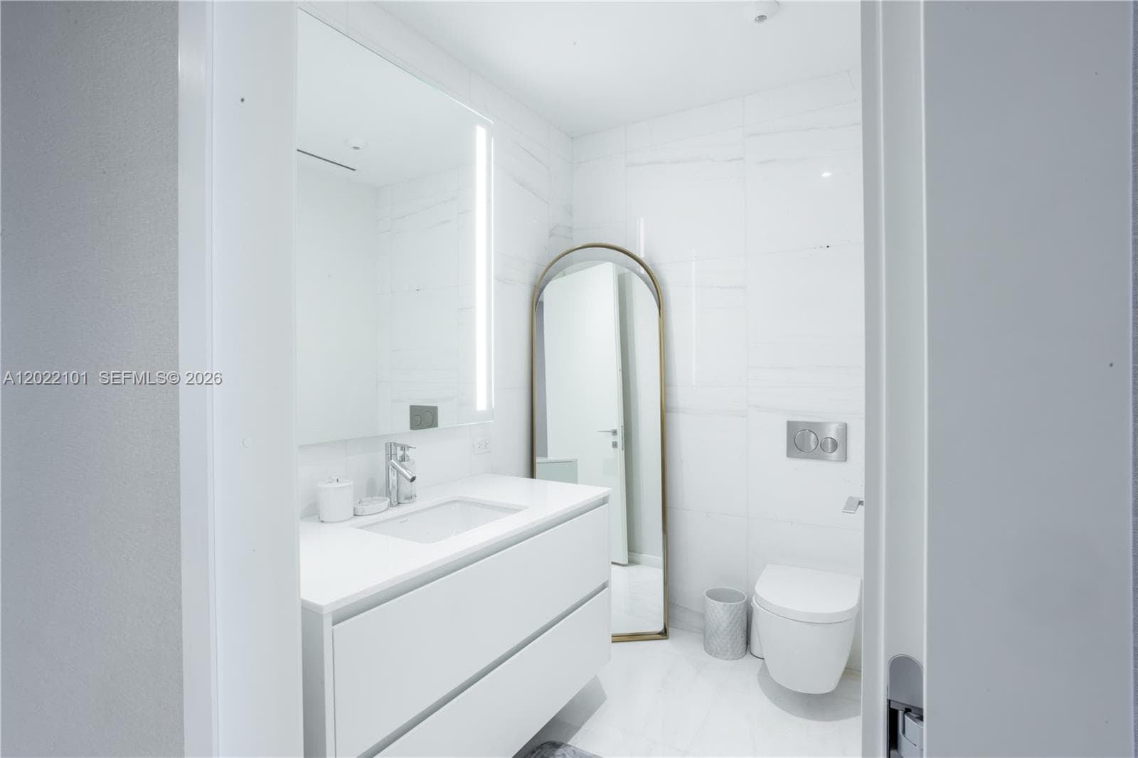 300 Biscayne Boulevard Way 2203C photo 16