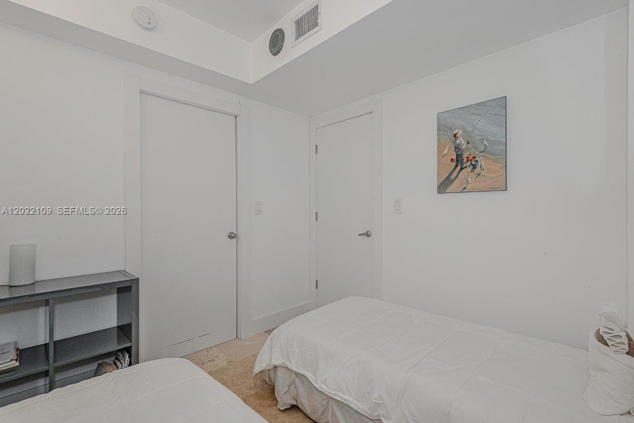 2301 Collins Ave 1515 photo 16
