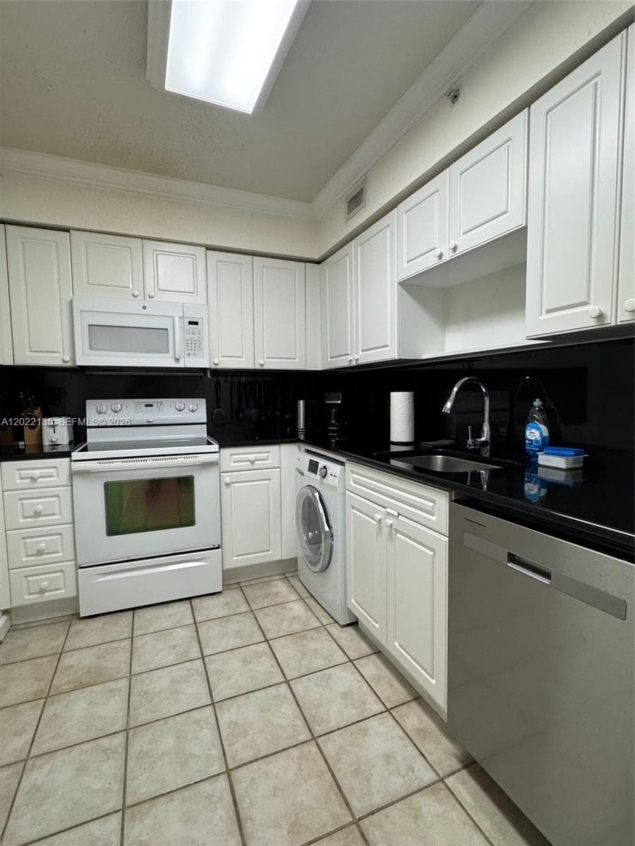 2501 Ocean Dr 328 photo 7
