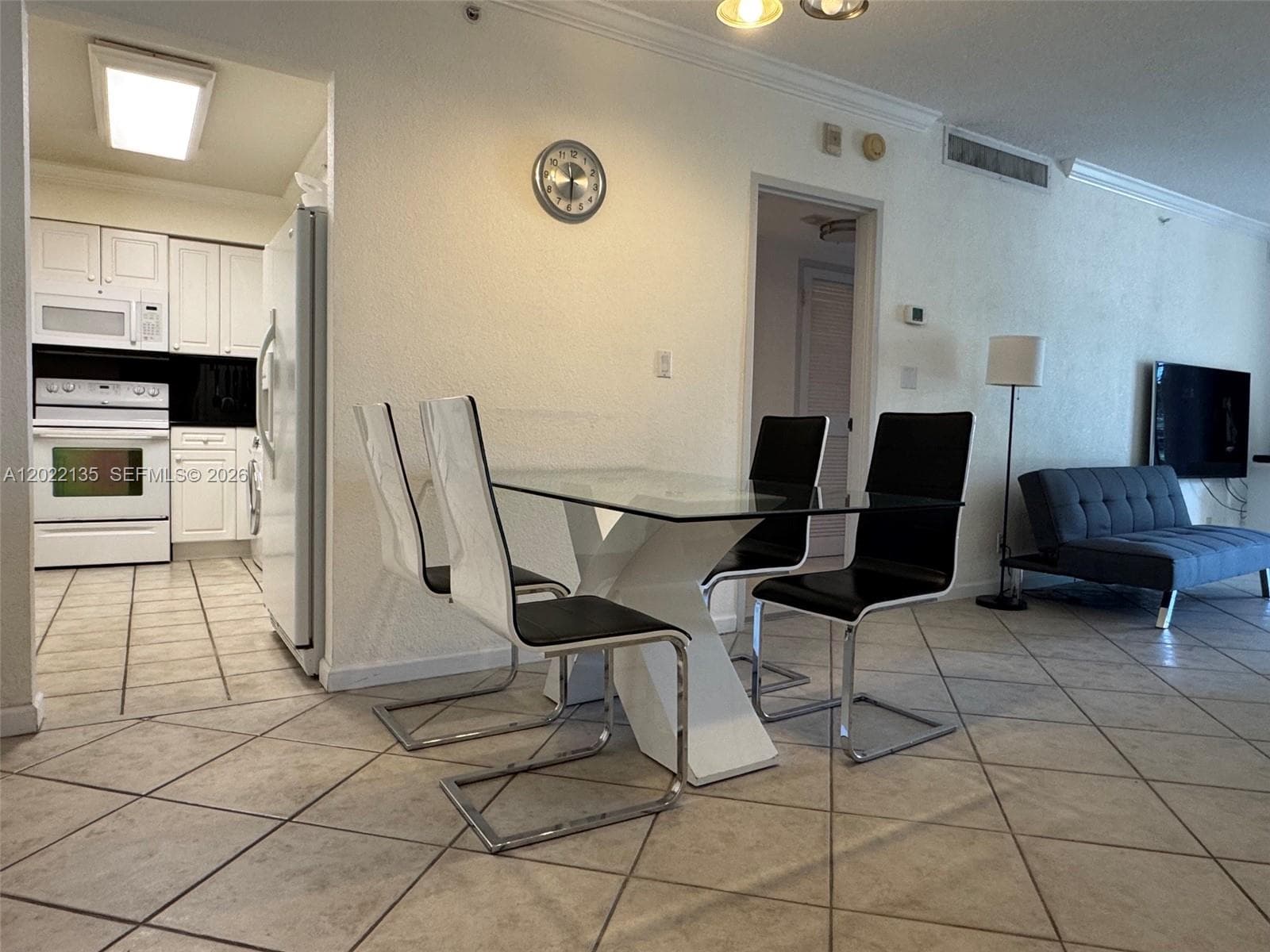 2501 Ocean Dr 328 photo 4