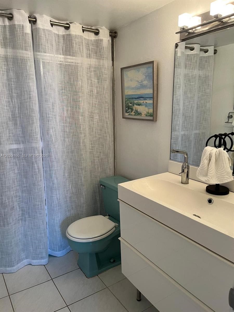 211 Ocean Dr 204 photo 15