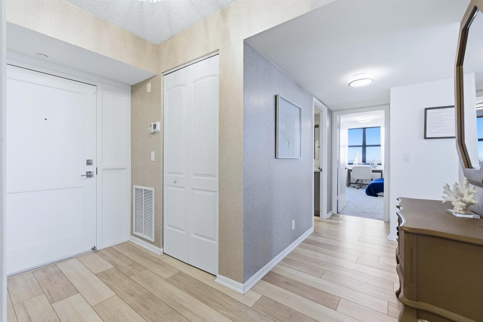 3400 N Ocean Drive 1207 photo 2