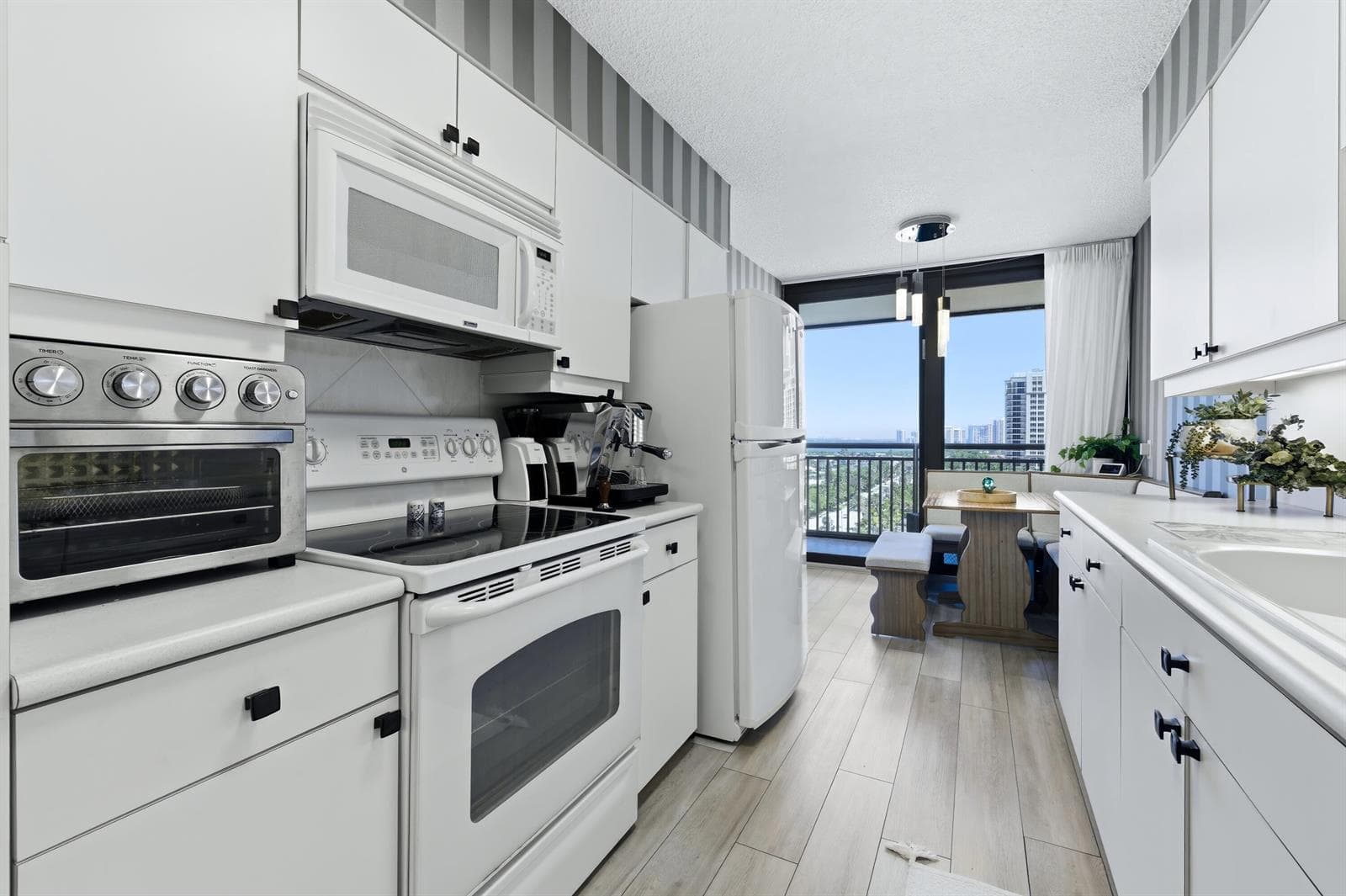 3400 N Ocean Drive 1207 photo 8