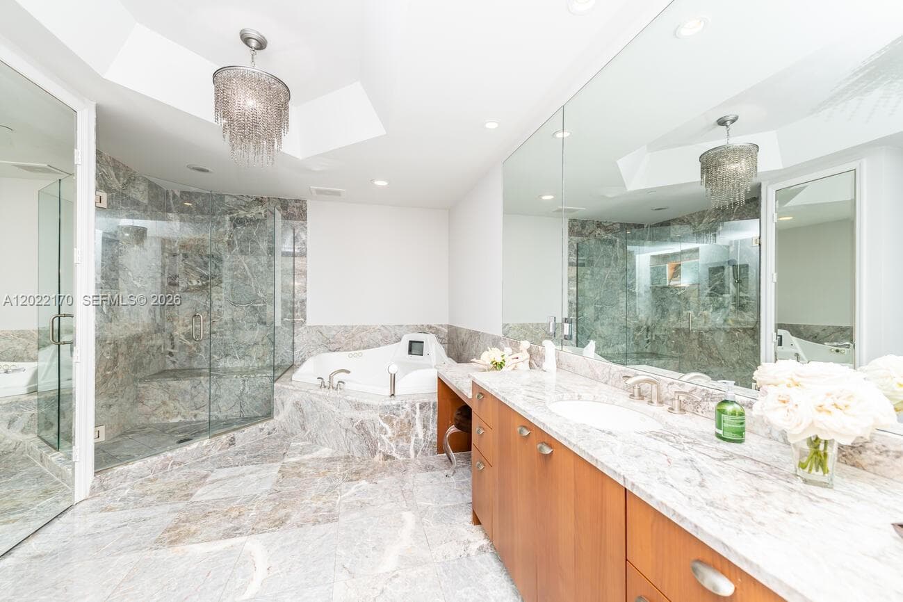16051 Collins Ave 404 photo 19