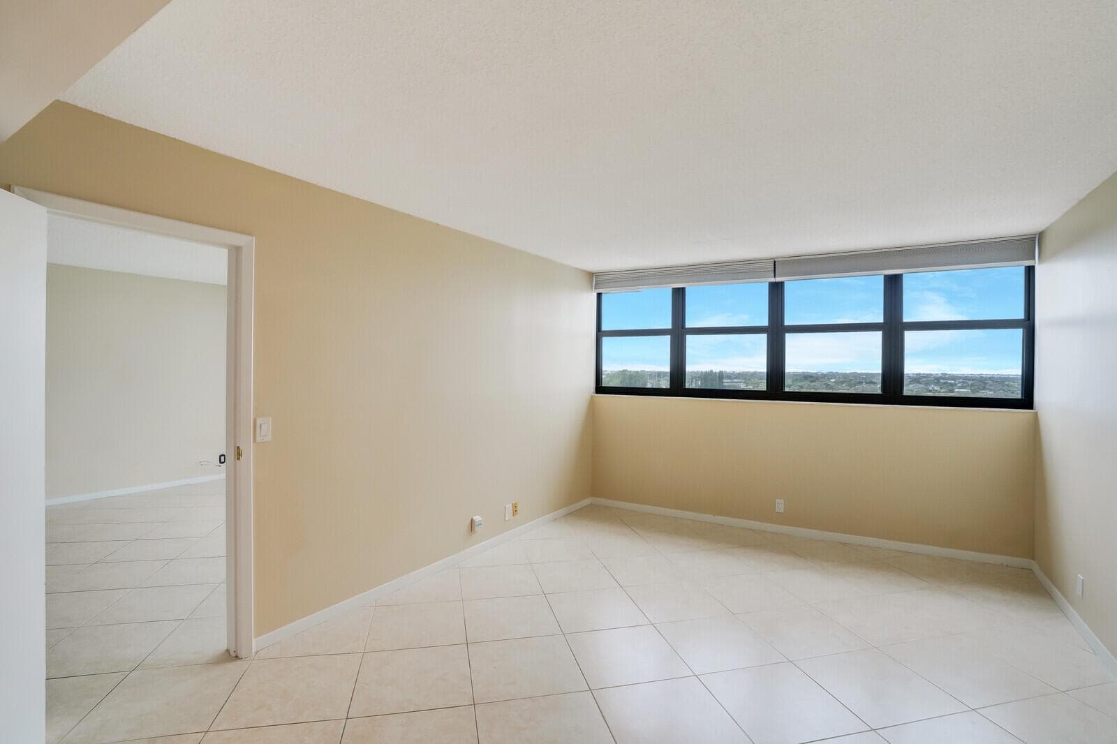 336 Golfview Road 1115 photo 17